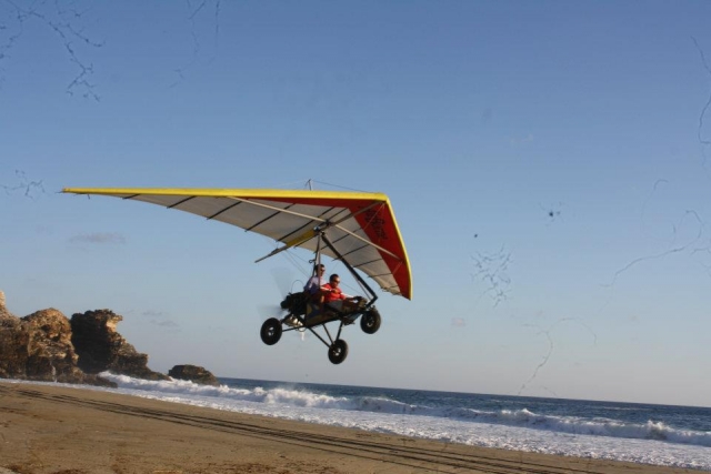 Ultraligero al atardecer